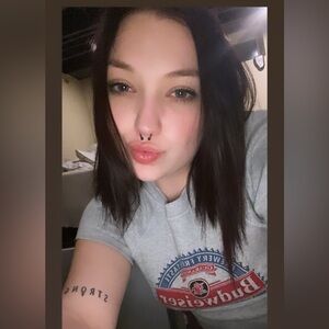 Meet your Posher, Kira